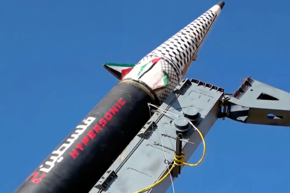 الحوثيون يعلنون قصف اهداف حيوية في اسرائيل بالصواريخ المجنحة والمسيرات