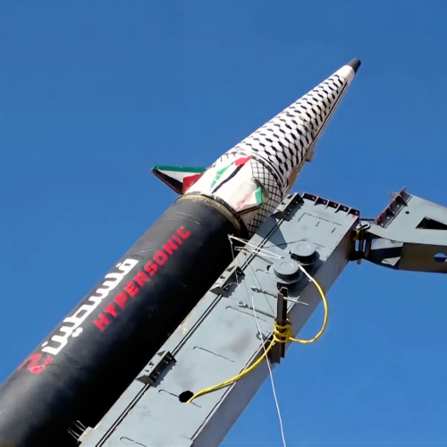 الحوثيون يعلنون قصف اهداف حيوية في اسرائيل بالصواريخ المجنحة والمسيرات