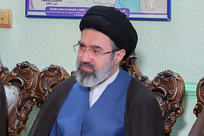 مجتبى الخامنئي يشكر المرجعية الدينية والشعب العراقي على موقفهما إزاء الحرب على إيران