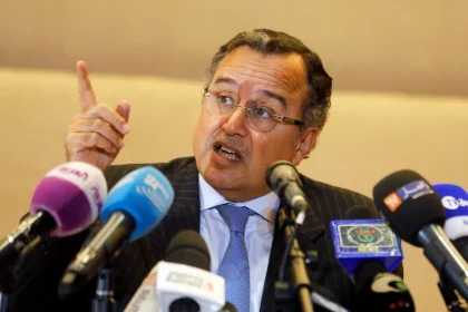 وزراء الخارجية العرب يوافقون بالإجماع على ترشيح المصري نبيل فهمي لمنصب الأمين العام للجامعة العربية