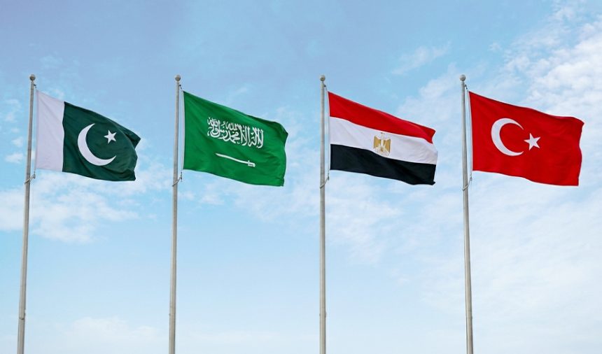 وزراء خارجية السعودية وتركيا ومصر وباكستان يؤكدون أهمية تكثيف الجهود لاحتواء الأزمة