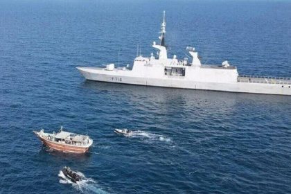 فايننشال تايمز: 20 ألف بحار عالقون في الخليج