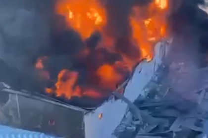 بالفيديو.. حريق كبير بمخزن زيوت في أربيل نتيجة استهدافه بطائرة مسيرة