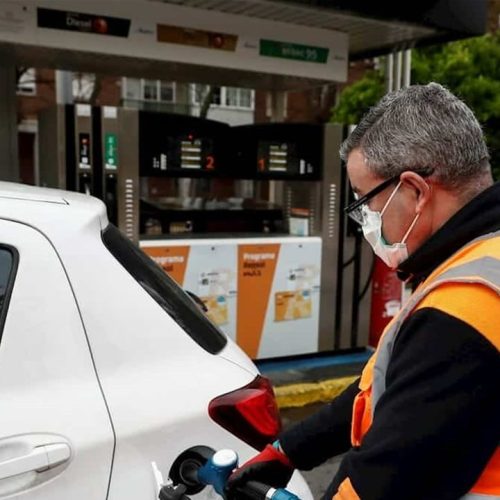 فرنسا.. محطات الوقود تشارف على استنفاد مخزوناتها