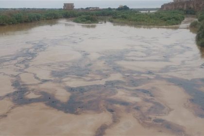 صلاح الدين.. الموارد المائية تعلن السيطرة على بقعة زيتية في نهر دجلة