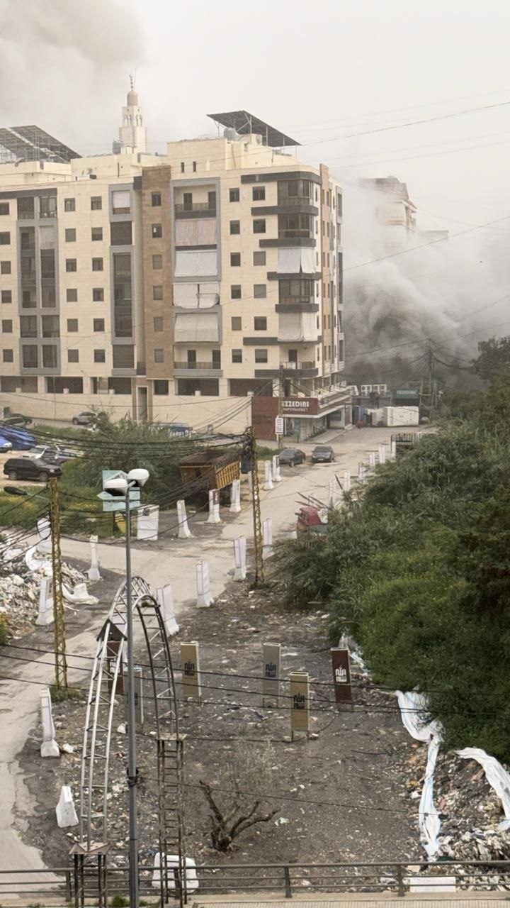 غارات إسرائيلية على ضاحية بيروت وتهديد بقصف جسرين