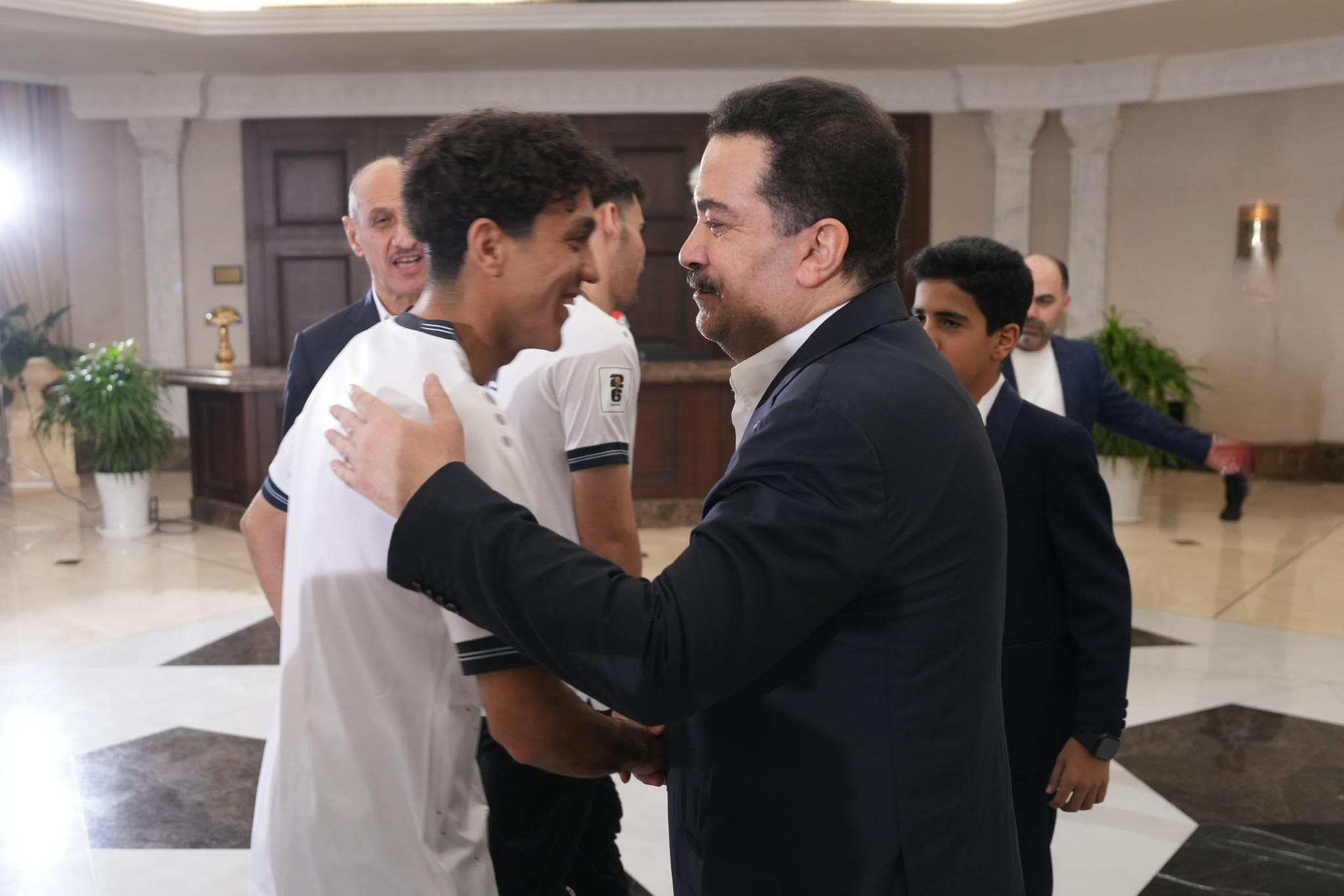 السوداني يستقبل لاعبي المنتخب الوطني الكروي