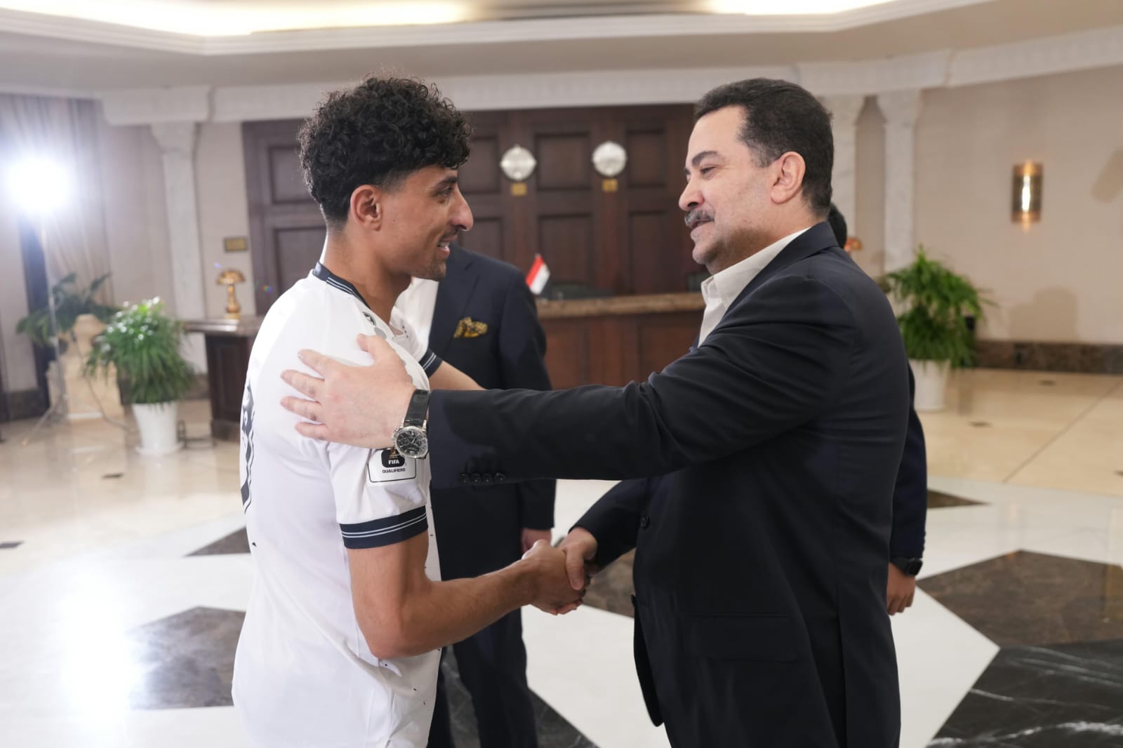 السوداني يستقبل لاعبي المنتخب الوطني الكروي