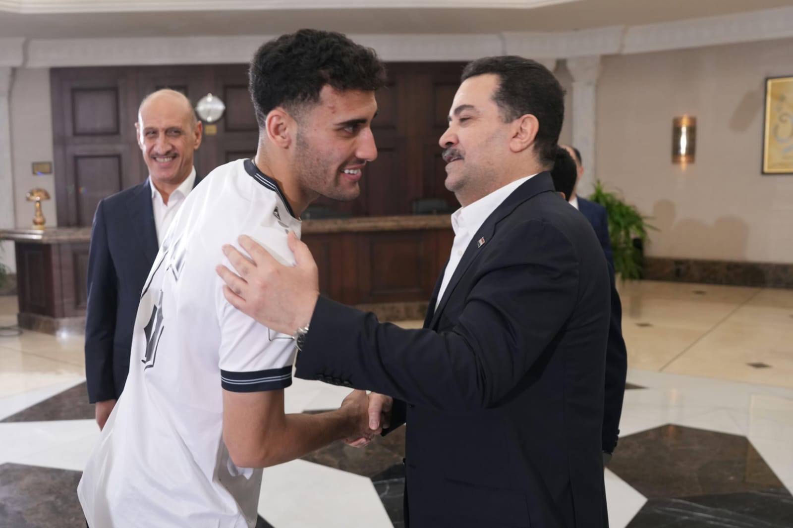 السوداني يستقبل لاعبي المنتخب الوطني الكروي