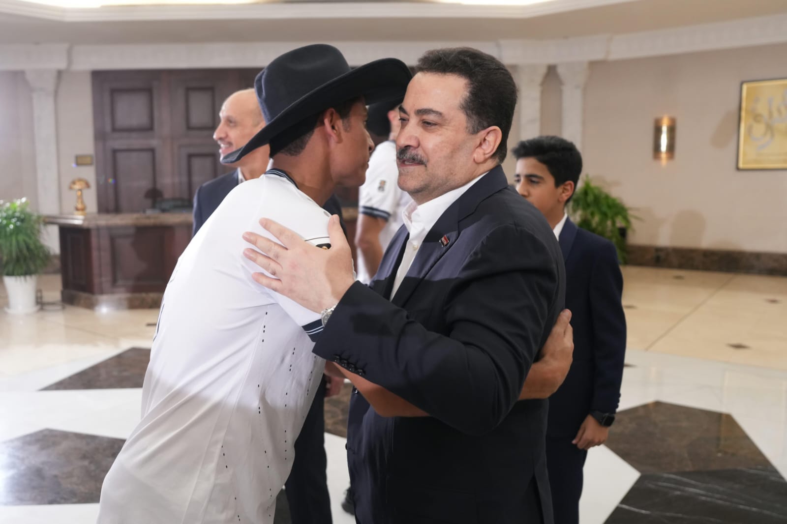 السوداني يستقبل لاعبي المنتخب الوطني الكروي