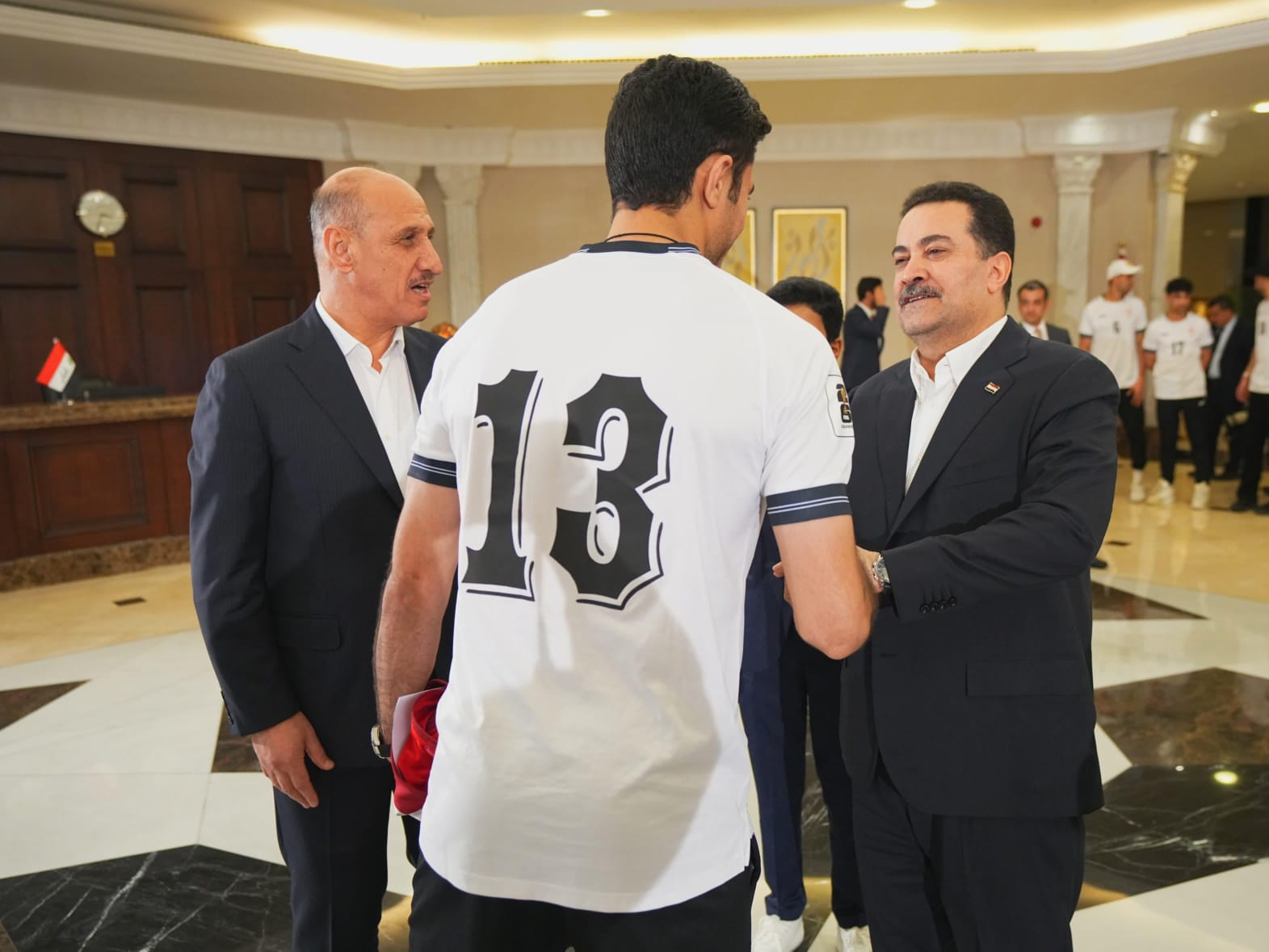 السوداني يستقبل لاعبي المنتخب الوطني الكروي