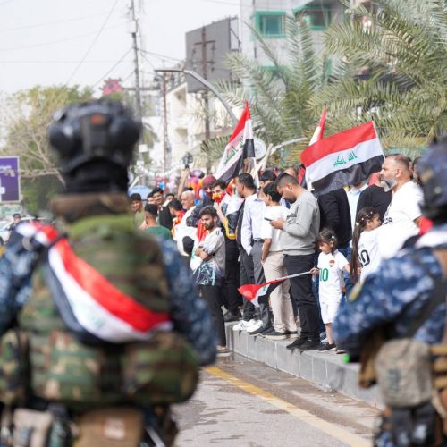 بالصور.. الجماهير العراقية تستعد لاستقبال لاعبي المنتخب الوطني وسط بغداد