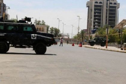 القوات الأمنية تباشر بقطع الطرق المؤدية لساحة التحرير استعداداً للتظاهرات التي دعا لها السيد الصدر