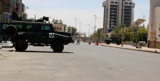 القوات الأمنية تباشر بقطع الطرق المؤدية لساحة التحرير استعداداً للتظاهرات التي دعا لها السيد الصدر