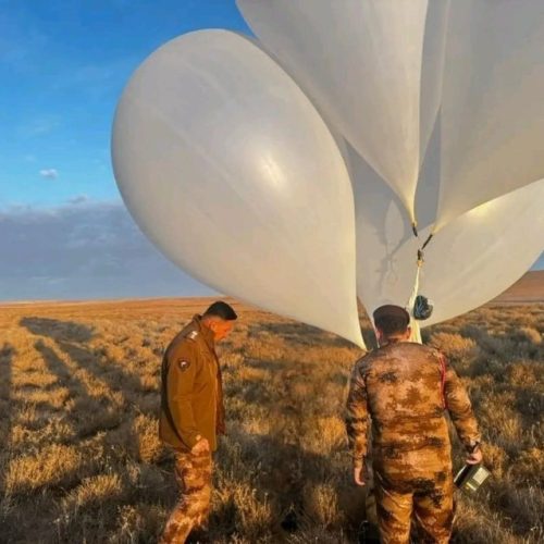 إحباط محاولات تهريب نصف مليون حبة مخدرة عبر بالونات هوائية غربي الأنبار