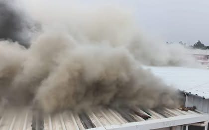 اندلاع حريق في كرفانات تابعة للحشد الشعبي قرب مستشفى الكندي ببغداد