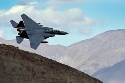 وول ستريت جورنال: القوات الأمريكية دمرت طائرتين أمريكيتين علقتا خلال مهمة إنقاذ الطيار