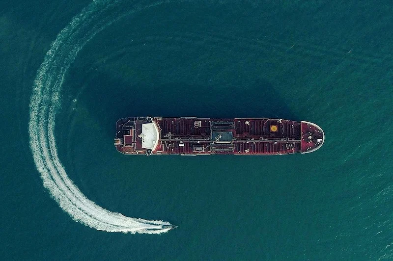 بلومبرغ: ناقلة نفط من العراق عبرت مضيق هرمز نحو ماليزيا