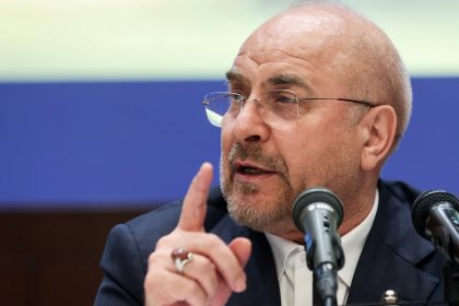 رئيس البرلمان الايراني يحذر ترامب من احتراق المنطقة بأكملها بسبب تحركاته المتهوّرة