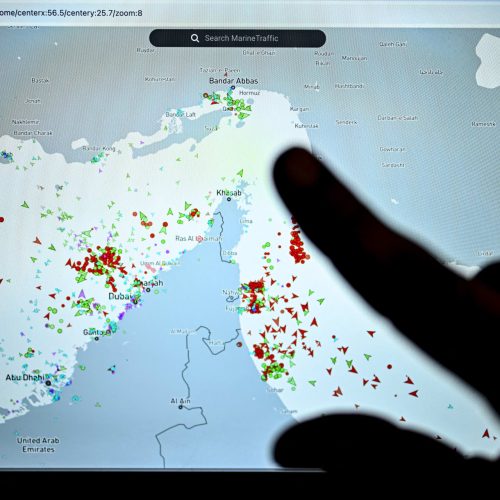 أميركا وإيران تتسلمان خطة لإنهاء الحرب: وقف فوري للنار وفتح مضيق هرمز