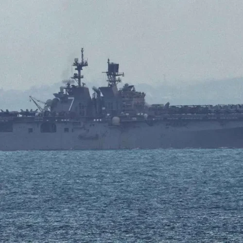 القيادة المركزية الامريكية تنفي مهاجمة الحرس الثوري الايراني سفينة الإنزال البرمائية "تريبولي"