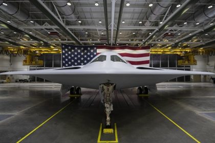 الجيش الأمريكي ينشر صورة للقاذفة B-2 ويعلق: "تمهيدا للمهمة"