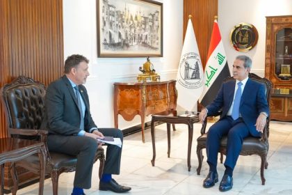 رئيس مجلس القضاء الأعلى يبحث مع وفد أممي عدداً من القضايا التي تتعلق بشؤون اللاجئين والنازحين