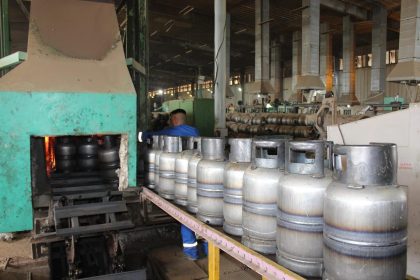 وزارة النفط: معامل الغاز في بغداد والمحافظات تعمل بشكل مستمر