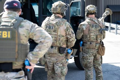 أف بي آي: اعتقال موظف سابق في قيادة العمليات الخاصة الأمريكية بتهمة تسريب معلومات سرية للإعلام