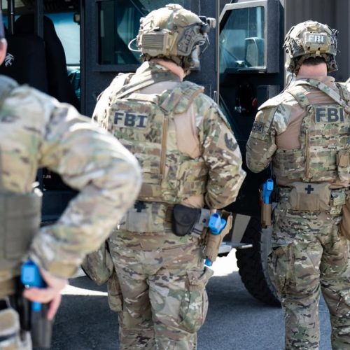 أف بي آي: اعتقال موظف سابق في قيادة العمليات الخاصة الأمريكية بتهمة تسريب معلومات سرية للإعلام