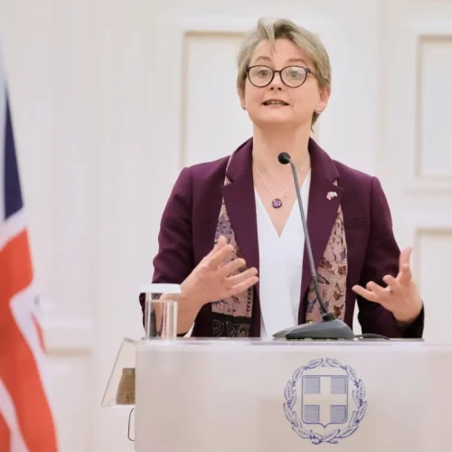 ‏وزيرة خارجية بريطانيا: يجب إدراج لبنان في اتفاق وقف اطلاق النار