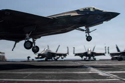 القيادة المركزية الأمريكية: قواتنا لا تزال بالشرق الأوسط في حالة يقظة وعلى أهبة الاستعداد