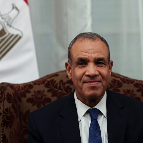 وزير الخارجية المصري يصل بغداد