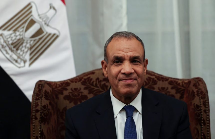 وزير الخارجية المصري يصل بغداد