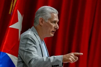 رئيس كوبا يتمسك بمنصبه ويرد على تهديدات ترامب: لن أتنحى