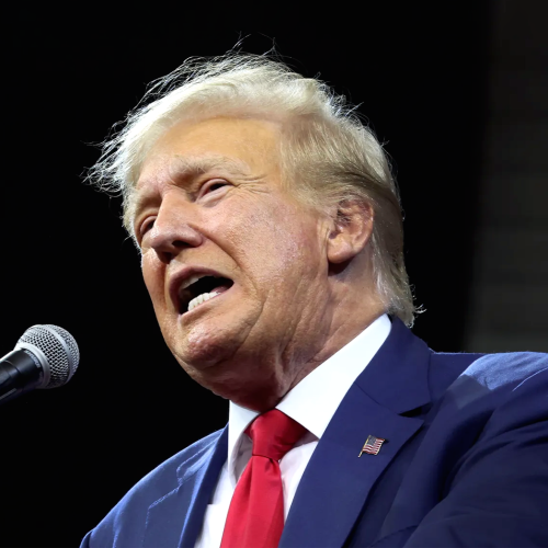 ترامب: السفن الحربية يجري تزويدها بأفضل الذخائر لاستئناف الضربات في حال فشلت محادثات باكستان