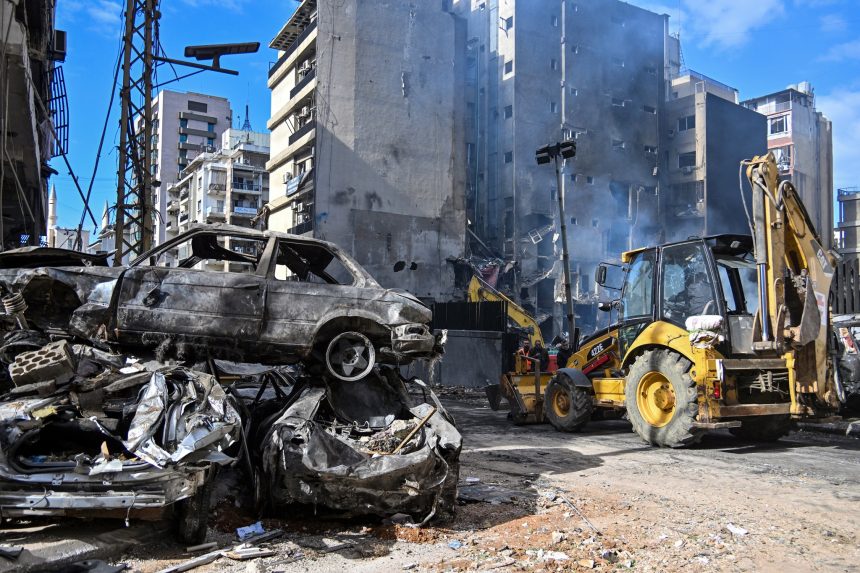 الصحة اللبنانية: 1953 شهيدا و6303 مصابين في العدوان الإسرائيلي على البلاد منذ 2 مارس الماضي