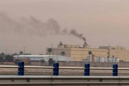مسؤول بالخارجية الأمريكية: موظفون في سفارتنا بالعراق تعرضوا الأربعاء لهجوم بمسيرات قرب مطار بغداد
