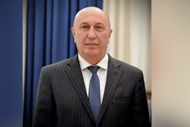 وصول مرشح الاتحاد الوطني لرئاسة الجمهورية نزار آميدي إلى مجلس النواب