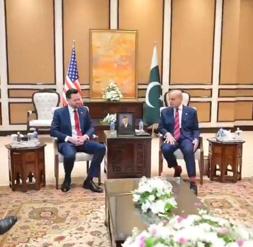 باكستان: محادثات إسلام آباد انطلقت بلقاء بين رئيس الوزراء والوفد الأمريكي