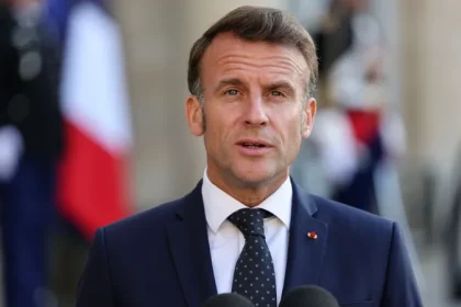 ‏الرئيس الفرنسي يؤكد لنظيره الإيراني ضرورة ضمان حرية الملاحة في مضيق هرمز