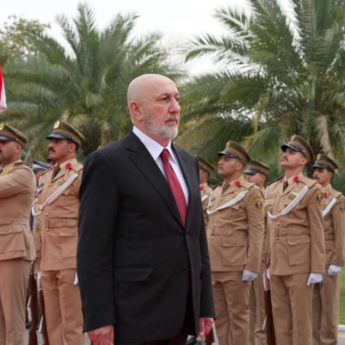 بالصور.. مراسم تسنم رئيس الجمهورية نزار آميدي لمنصبه