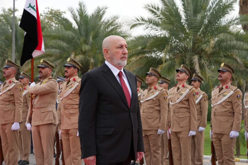 بالصور.. مراسم تسنم رئيس الجمهورية نزار آميدي لمنصبه