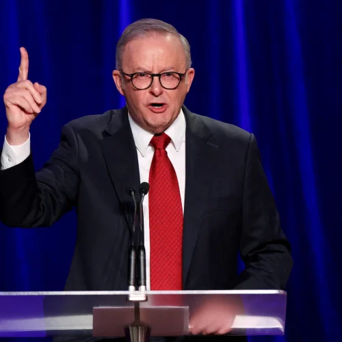 رئيس الوزراء الأسترالي: الولايات المتحدة تعمل بشكل منفرد في حصار مضيق هرمز