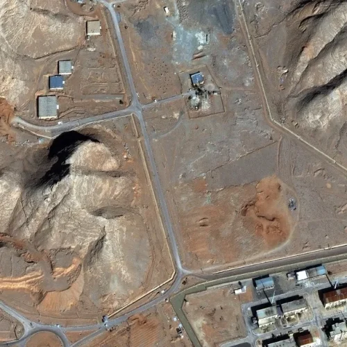 "وول ستريت جورنال": إيران تحتفظ بأدوات قد تتيح لها صنع قنبلة نووية