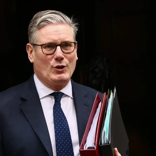 رئيس الوزراء البريطاني: لا ندعم فرض حصار على مضيق هرمز