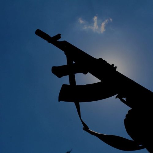 مقتل منتسب أمني وإصابة أحد أفراد عائلته بهجوم مسلح داخل منزله في مدينة الصدر شرقي بغداد