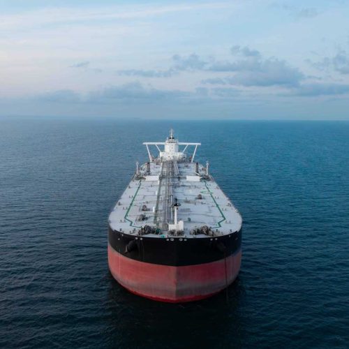 رغم الحصار الأميركي.. ناقلة نفط إيرانية تعبر مضيق هرمز