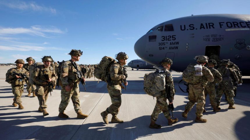 البنتاجون يرسل آلاف الجنود الإضافيين إلى الشرق الأوسط مع تصعيد ترامب لضغوطه على إيران