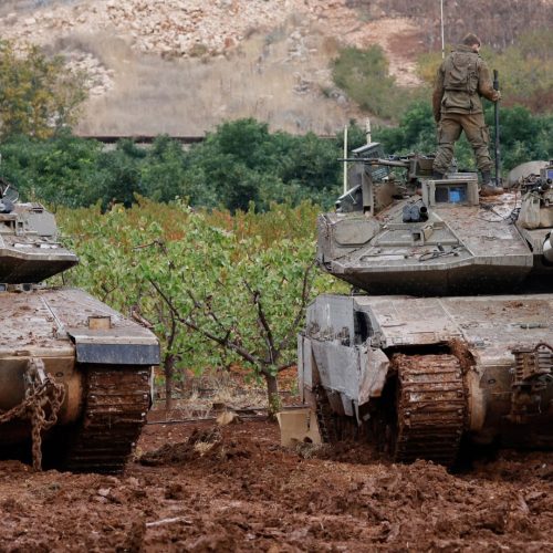 هيئة البث الإسرائيلية: الجيش لم يتلق حتى الآن أي تعليمات لوقف اطلاق النار مع لبنان